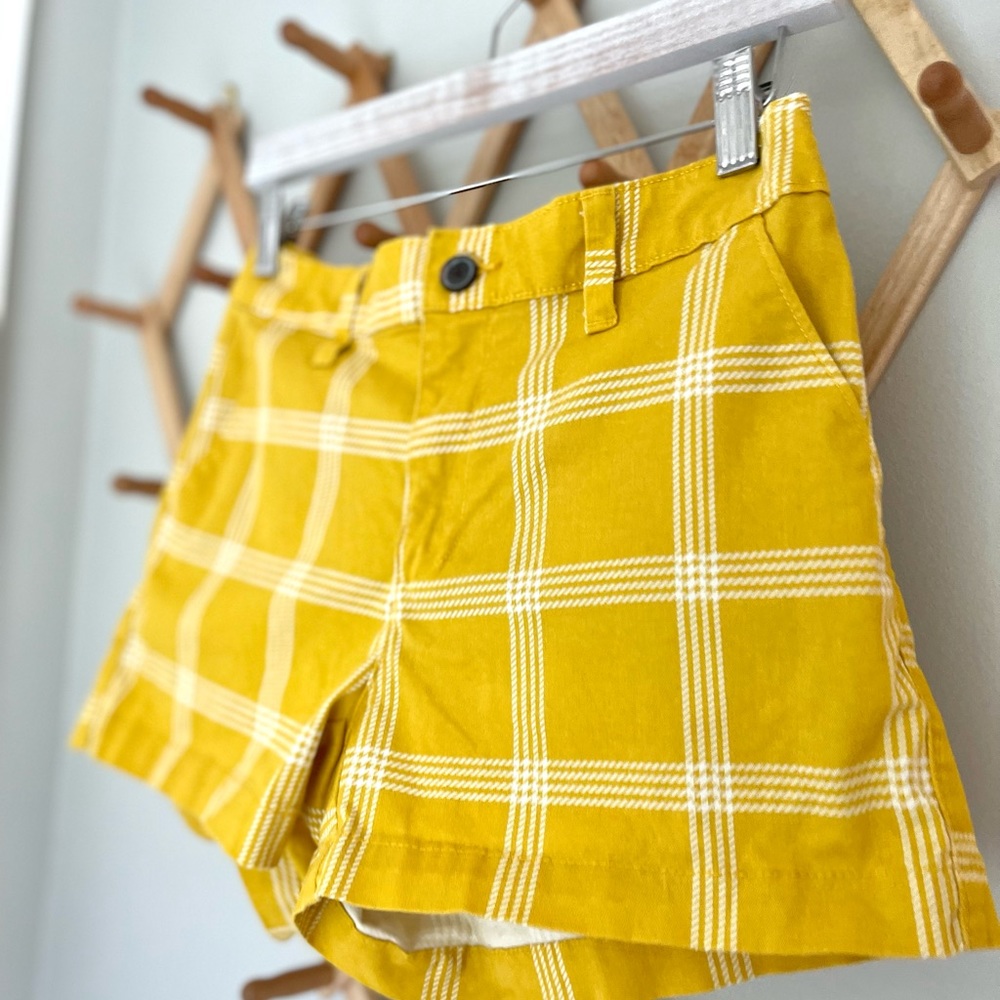 🐝 A New Day Women’s Stretch Shorts Yellow Plaid Size 2